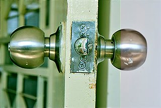 3 Consequences from Keeping Old Door Locks
